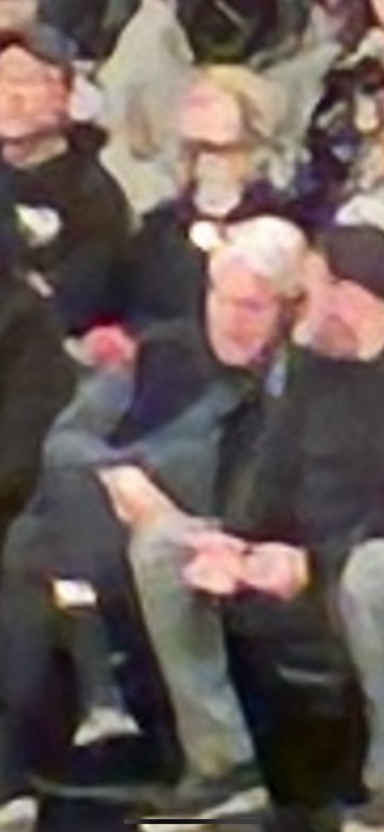 inrainbows19's tweet photo. This is bill Clinton https://t.co/vmJPHXfHDi