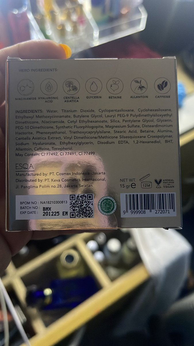 egbhr's tweet photo. WTS Powder Fondi dan chusion ESQA shade CARAMEL. Masih baru salah pilih shade🙏🏻🙏🏻 yg minat bisa DM https://t.co/6hmUEwWyyD