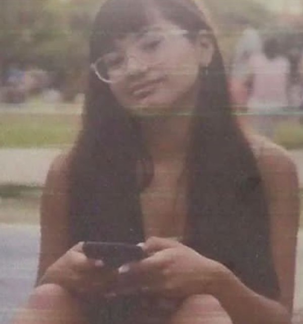 desaparecidaorg's tweet photo. Julieta Vélez desapareció el 28/2 en Florencio Varela, provincia de Buenos Aires. Es delgada, altura 1,60. Se hizo la denuncia Comisaría 1°. Por favor compartir, y si la ven avisar #URGENTE al ☎️1122686234, o 911

#FlorencioVarela #BuenoisAires https://t.co/kpcZaUksyR