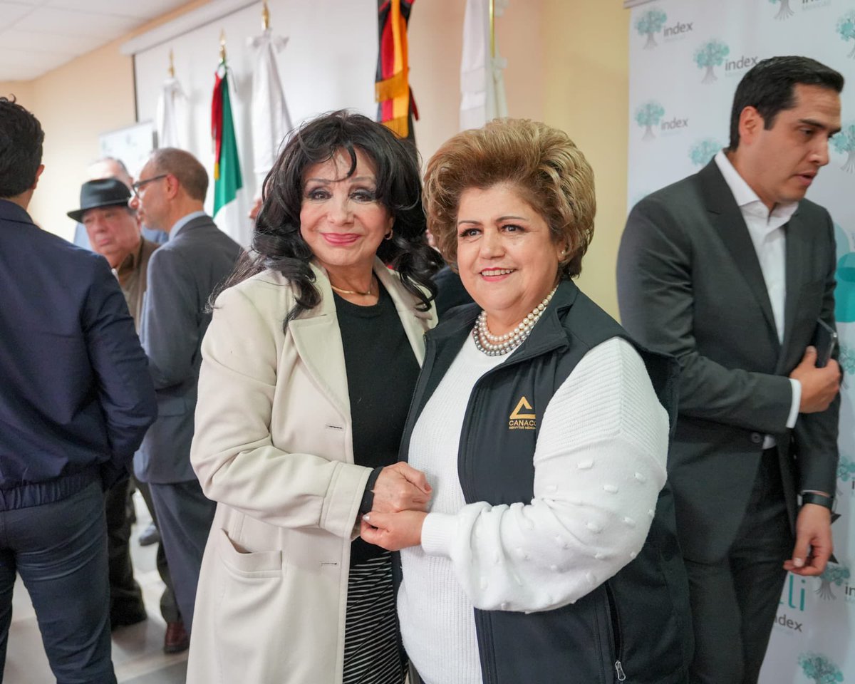 NormaMXL's tweet image. Hoy me reuní con el Cónsul Fritz Eisele Thurau y funcionarios de la #EmbajadaDeAlemania en #México, para presentarles las ventajas competitivas que ofrece #Mexicali para invertir, como el gran potencial de nuestra gente trabajadora.