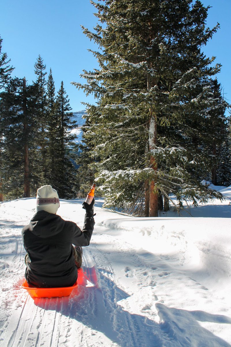 BreckBrew's tweet photo. Taking in the stunning Colorado mountain views with a cold Breckenridge Brewery hazy pilsner in hand. Cheers to a winter wonderland! π»βοΈ #BreckBrew #MountainViews #WinterSips #SnowyAdventure https://t.co/y7Wx5Y104D