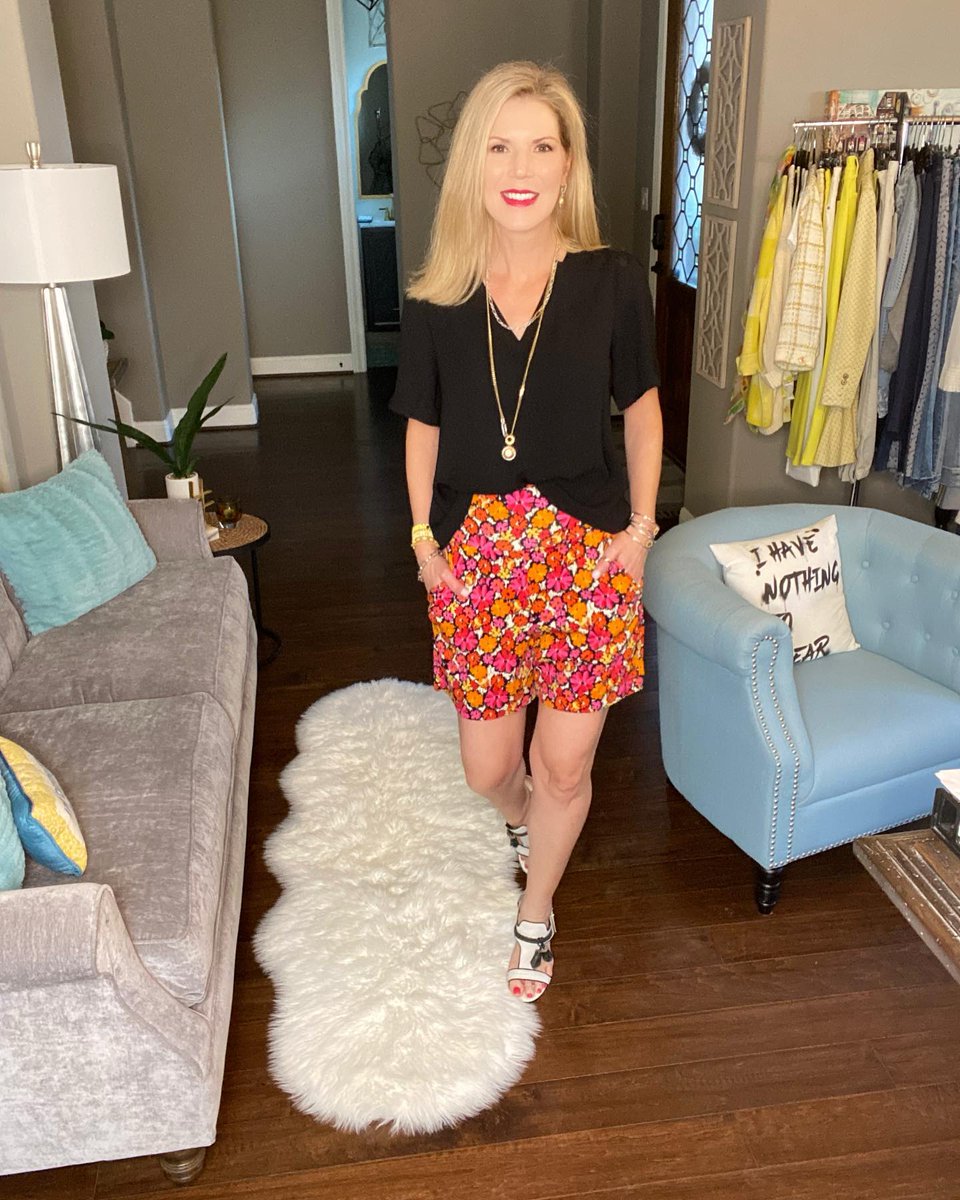 cabiclothing's tweet photo. It's easy to see why we're adding the #cabiStyleBonus to our closet! Pair them together or wear them separately for endless outfit options.
Pick up these perfect-for-spring options while you can: https://t.co/M5bKgr4Aas https://t.co/Y3HunJoVsI