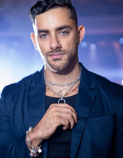 yulyblacido22's tweet photo. Si se puede poe el bonito @AustinPalao #AustinxPremiosHeat https://t.co/n2gXX5u6bG