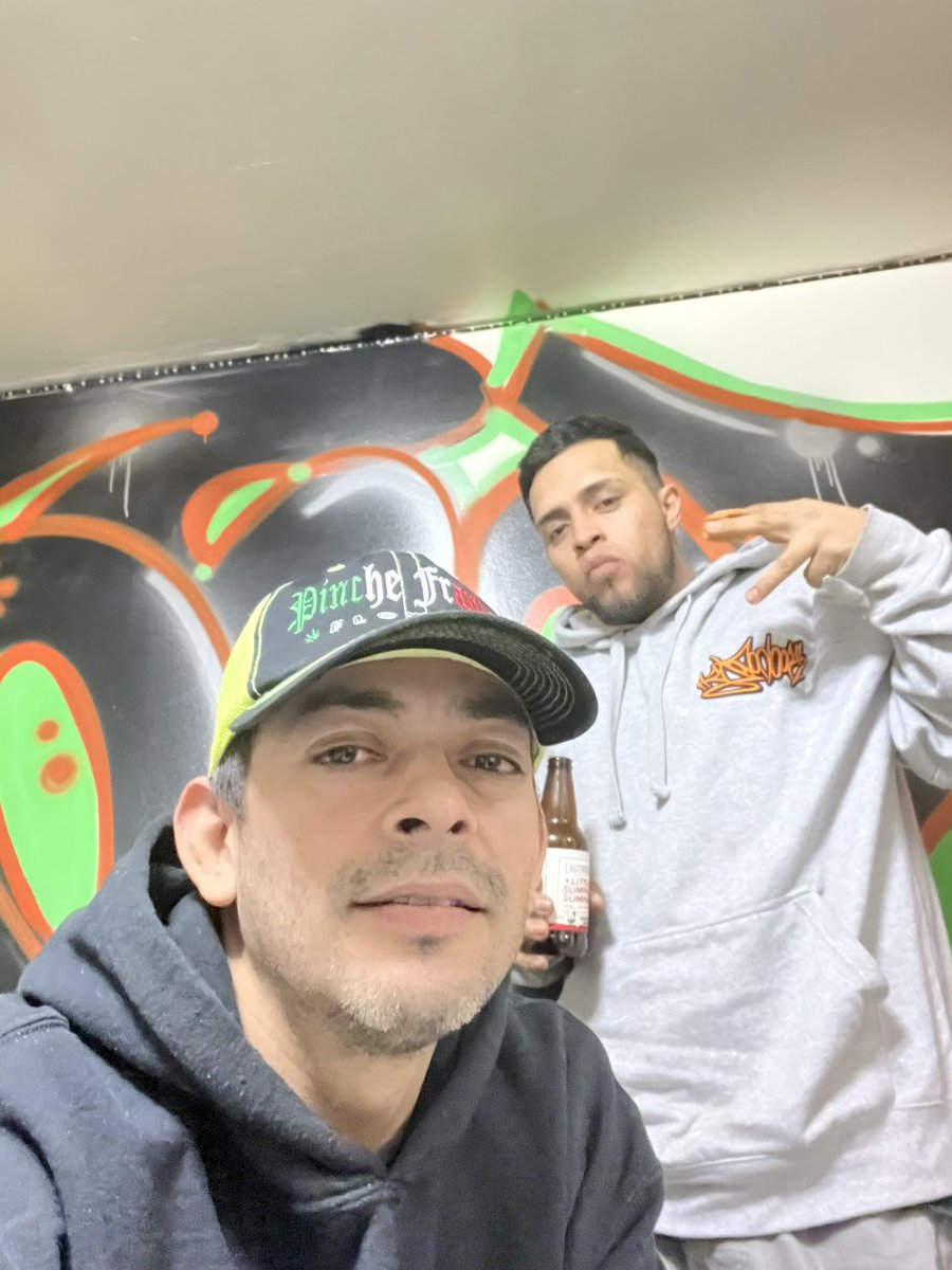 BIGHURT's tweet photo. Chilling here with the homie @ese_sihor_one_oficial
#flowboxexperiment
#flowbox https://t.co/J7d1giS8yx
