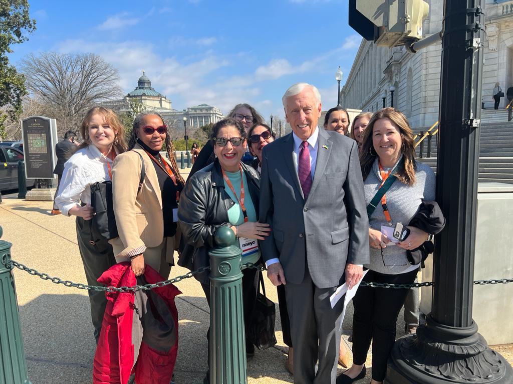 Sharp eyes on the @mdaeyc1 advocacy team led to an on-the-street moment with @RepStenyHoyer ! We appreciate the Congressman’s continued support for #childcare and #ece.  #naeycPPF #solvechildcare