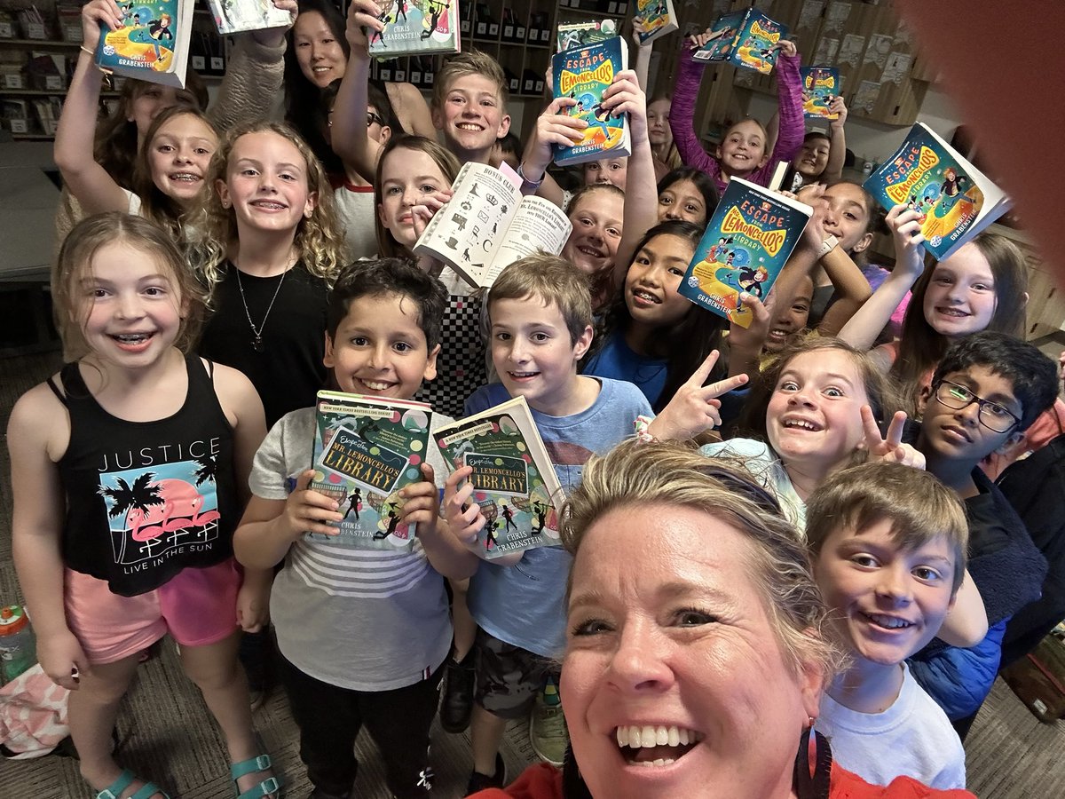 ErickaHamilton0's tweet photo. 4th Grade Book Club Selfie! Reading Mr Lemoncello’s Library @PISDJohnsonElem and 👍’s up so far!!@PISD_Libraries #JohnsonAllStars #ProsperProud https://t.co/DrB9iRL5dG