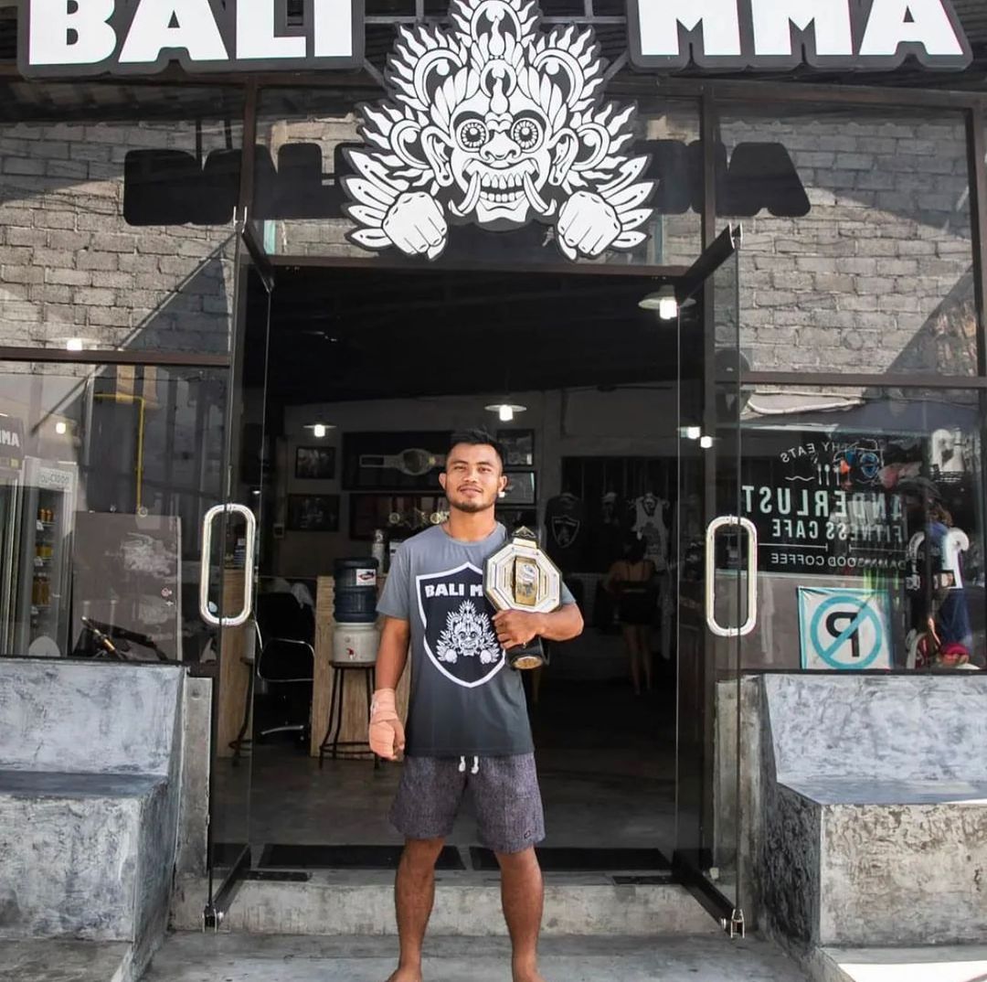 YouC1000Water's tweet photo. After winning the @oneprideimma belts this past year in Indonesia they now receive the opportunity to prove their the best in Asia, first round starts in May!

#YOUC1000Water #DominateAnyCondition #RehydratesAndProtects #BaliMMA #RoadToUFC https://t.co/hwOhahB7Fk