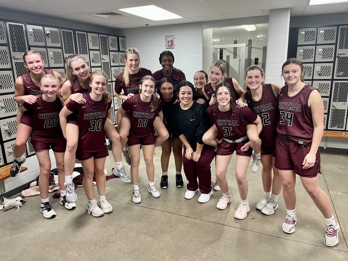 SCentral_WBB's tweet photo. What. A. Game!!!! Last second 3 by Elle Denning for the win!!! On to the Sub- State Final!! ##OneMustang https://t.co/SSIqKeukbf