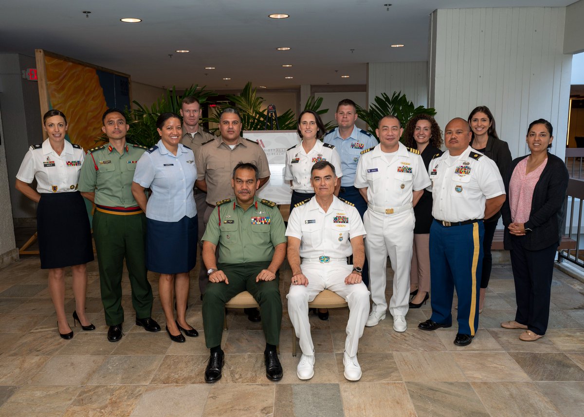 USPACOM's tweet photo. #USINDOPACOM Command Surgeon and 🇲🇾 Armed Forces Health Service Director General sign the Terms of Reference to execute 2023 Indo-Pacific Military Health Exchange-Malaysia on 25-30 September 2023. #FreeAndOpenIndoPacific #IPMHE
📸: MC3 Christopher Thomas https://t.co/geZ6CFK5SN