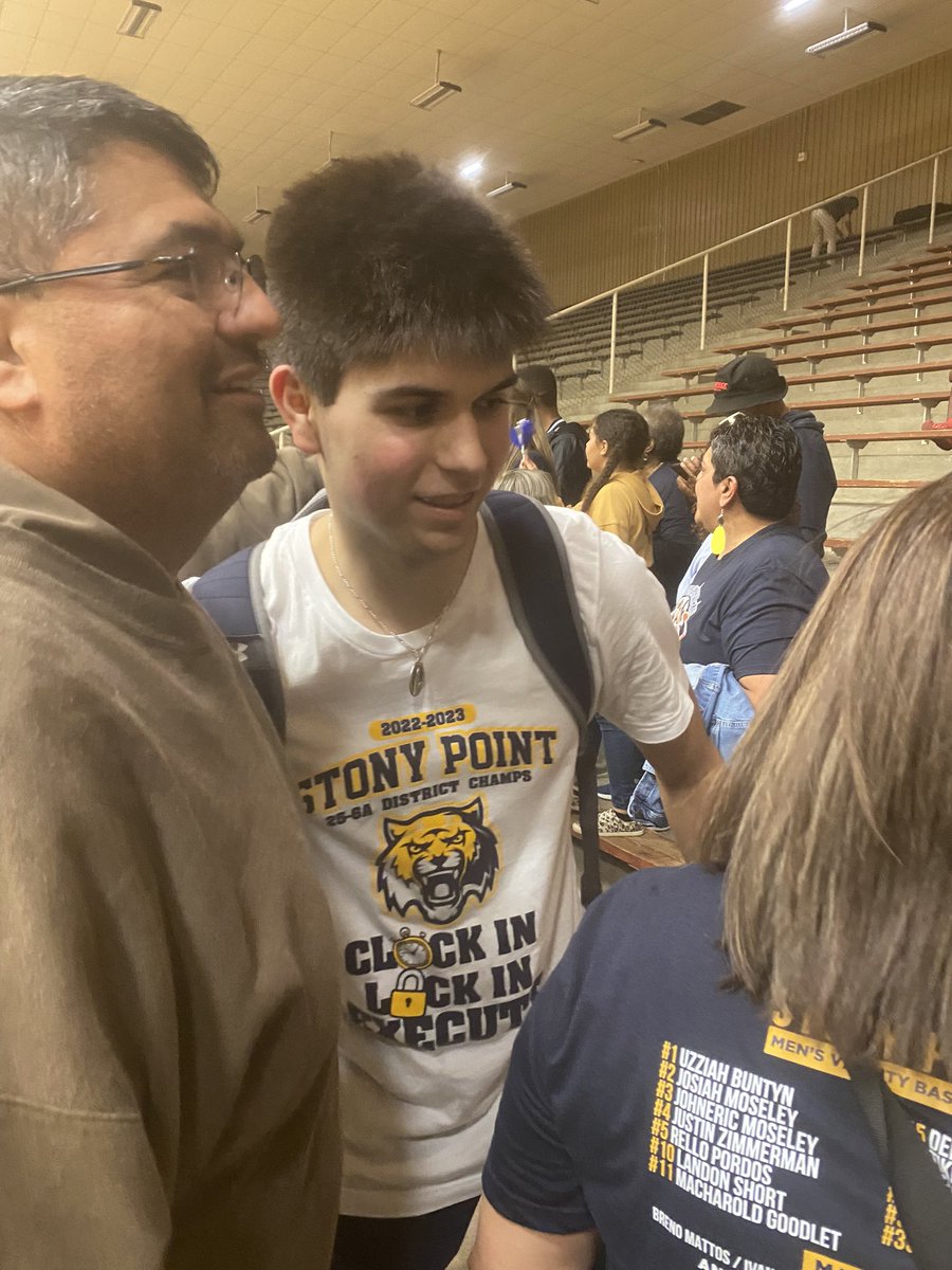 BiggDogg5639's tweet photo. @MorinTiki .. STP 🐅Takes The Win! Congratulations Boys 👏🏼
6A Regional QuarterFinals 🏆
Great Job Mijo!! Proud of Y’all 👏🏼👏🏼!
#somethingtoprove #mynephew #BeTheStandard #STPTigers https://t.co/iPNE2iieXp