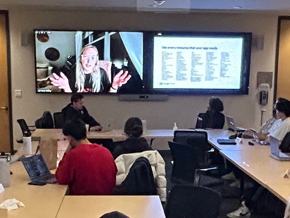 vishnuravi's tweet image. Thank you @VNeilley for giving an awesome talk to our students in @Stanford @SUBiodesign CS342 today on healthcare interoperability and #FHIR!