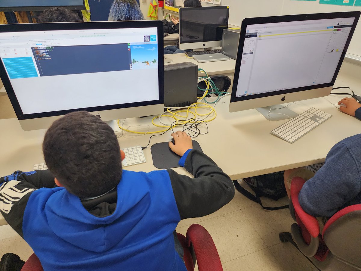 MrMaxwell1999's tweet image. #codeHS #karel #computerprograming #coding @CodeHS #HISD_DIGLitStrong #digitalcitizenship @HISD_Inst_tech