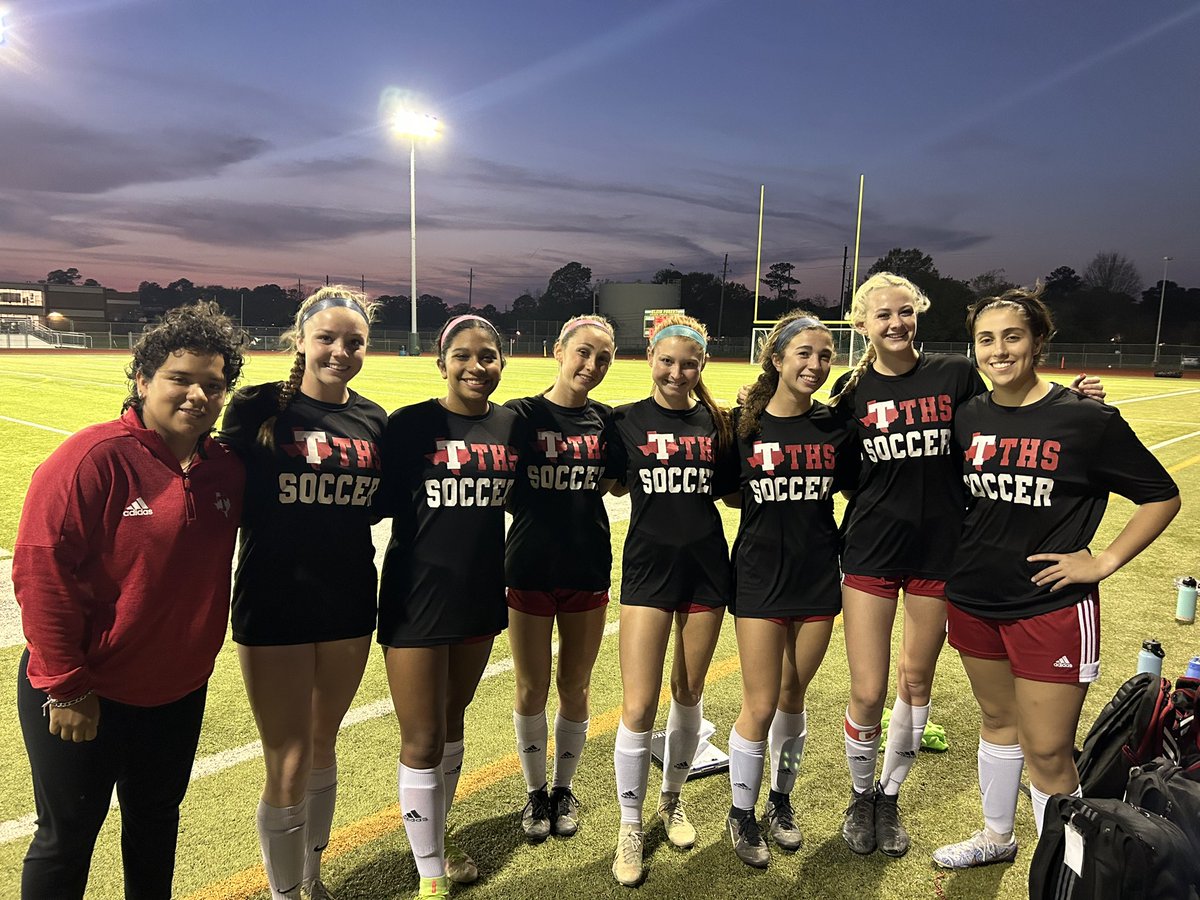 Lady Coogs get a program 🧹 Two more district games to go! ⚽️⚽️@carolinefowlke5 ⚽️@kendall_hall04 ⚽️Kaidence ⚽️Kaitlyn Wright ⚽️@brooklynbsoccer ⚽️🅰️@Ximehammeken 🅰️🅰️@emily_fowlkes 🅰️Sam @THS__athletics @thsabcinfo