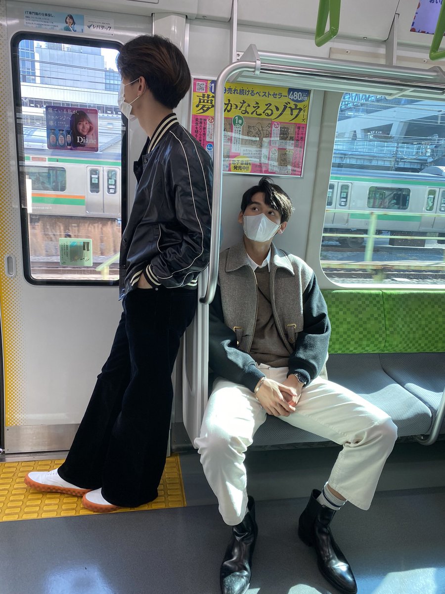 Sixsuperstars's tweet image. ผมไม่เมื่อย คุณนั่งเลย 🙄 #JaFirst #จาเฟริสท์