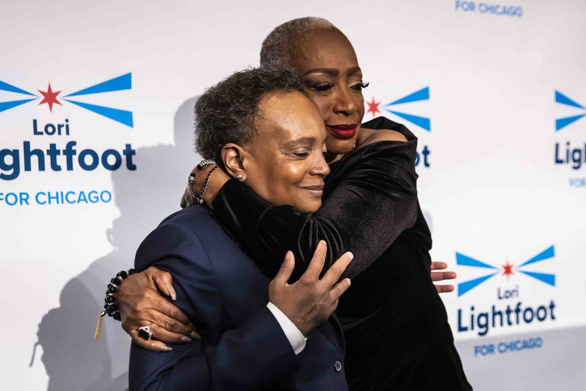 Chicago Election Day 2023: Lightfoot defeated — with Vallas in strong lead, to face Johnson in runoff chicago.suntimes.com/live/chicago-e…