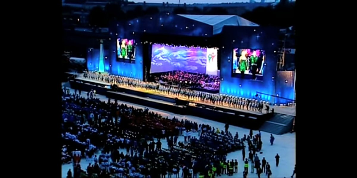 Love4Riverdance's tweet photo. @Riverdance at opening ceremony of the #SpecialOlympics , #DublinIreland 2003! The Most number of dancers on the stage EVER! Featuring @PierceBrosnan #JeanButler @BdeGallai #JoAnnDoyle #LynnHilary
Frm Criostoir @Love4Riverdance
https://t.co/QrxcF6vRPI ๐ #ATSocialMedia #Livegood https://t.co/ZpxWaUqRMm