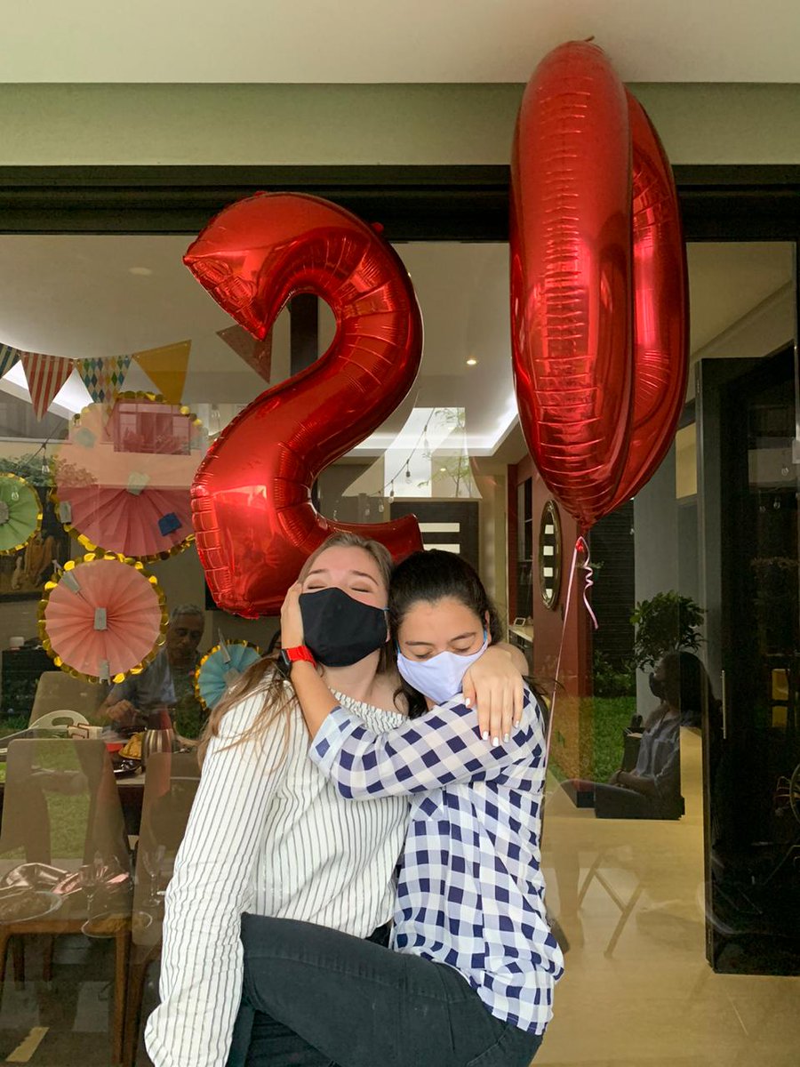 nati_pati21's tweet photo. Yo ya encontré mi amistad asi: la que esta en las buenas y en las malas ❤️
👑🦁
Y somos la Reina (ella) y la Leona (yo) hasta cierto punto https://t.co/UzaavICLXP