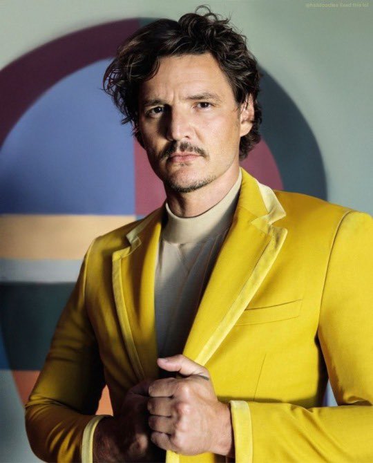 jyndjarin's tweet photo. pedro pascal owns the color yellow https://t.co/O5U3HAQvKj