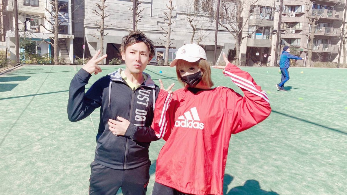 OMIASHIchula's tweet photo. 昨日のchula練では
炎天下の中、熱中症になりながらも
コーチのスパルタ指導に
臨みました( •̀ᴗ•́ )🔥

シュートの基本的な動きや
動きながらのボールの扱い方など、
色々と取得ありな
練習になりました👟 ⚽✧︎*。 https://t.co/FiqlapnLIi