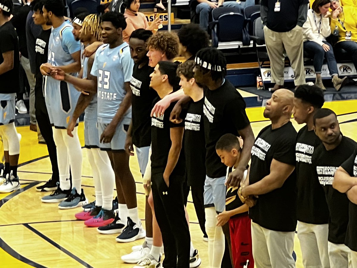 buddafoster's tweet photo. Meek had scans today but insisted on going to watch his Brother’s play tonight and they came away w a BIG WIN! Thank you to theses men for being there for my son it means alot to him 🥰 keep it up and thank u again  @KentStMBB @CoachSendy #teamMeek https://t.co/Mu8YEOEcMk