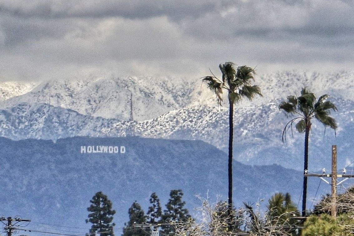 Beautiful sight. The #hollywood Sign with snow on mountain range in background

#hollywoodsign #California #LosAngeles #californiablizzard