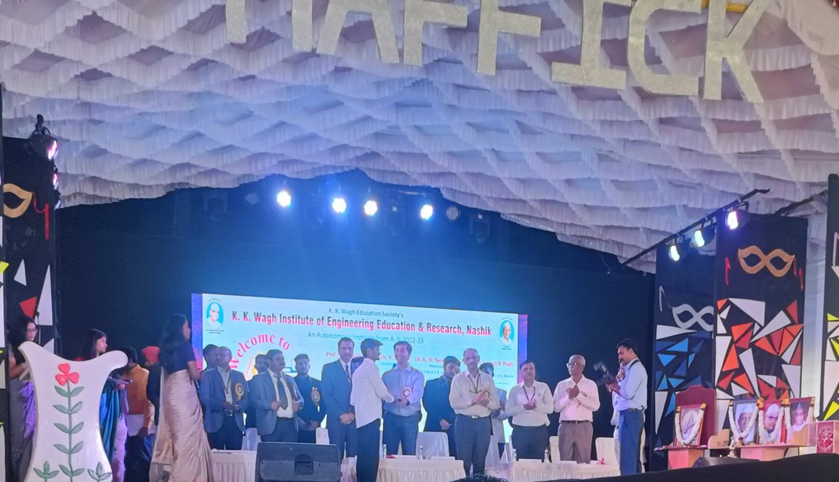 Er_Karan_Jadhav's tweet photo. आज मला के के वाघ अभियांत्रिकी महाविद्यायाकडून "Best Library User Award of the Year" देऊन सन्मानित करण्यात आलं. मी महाविद्यालयाच व कुसुमाग्रज ग्रंथालयाच आभारी आहे. उपस्थित मान्यवरांचे धन्यवाद! 😊
#Best_Library_User
#kkwieer
#kkwagh
#Nashik
@KKWaghInstitute https://t.co/seUZybsWbu