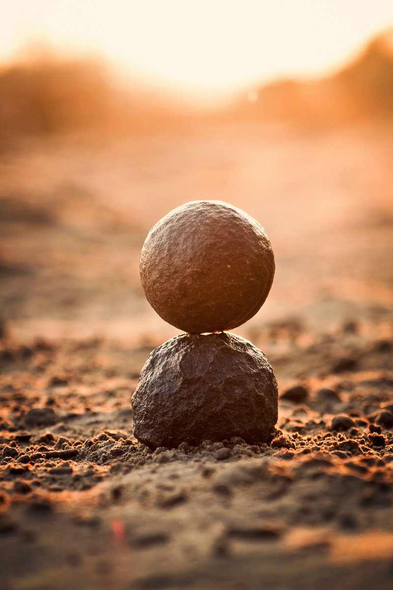 It's BALANCED WEDNESDAY #writerslift #WritingCommunity #BookTwitter #writersoftwitter #AuthorsOfTwitter #BookRecommendations #ShamelessSelfpromoWednesday  
Drop your 
#books #websites 
#blogs #poetry 
#artwork #WIP #links 
Let's read, write, reciprocate and reflect 📚✍️💚🙏
