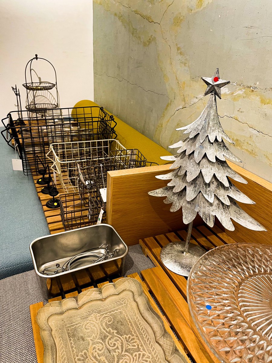 ＼ガレージセール開催中／

本日3/1(水)11:30-18:00にてOpenしております☺️
お天気も良く、是非お気軽にお立ち寄りください☀️