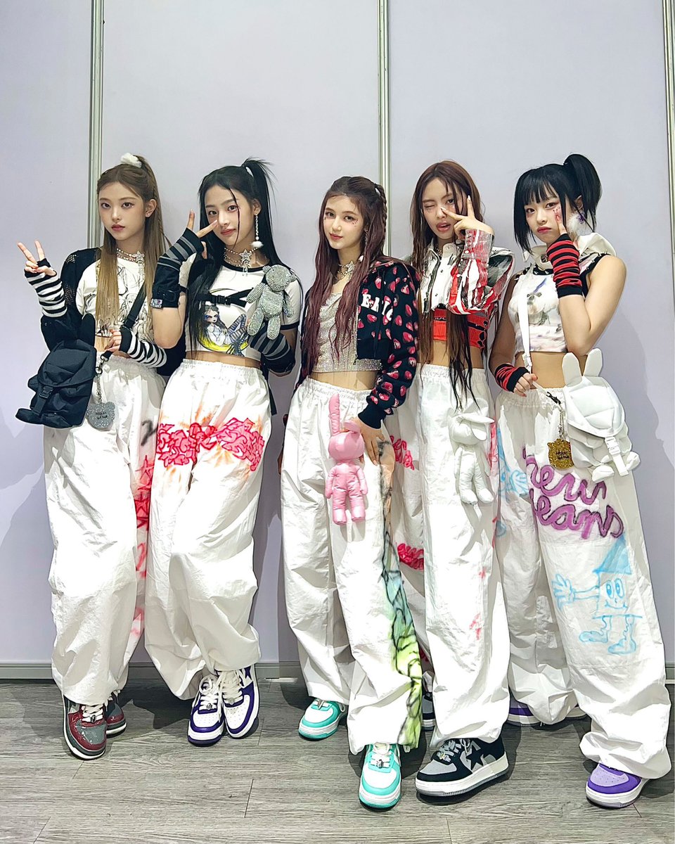 kicminji's tweet photo. I was able to meet you in Thailand through a great opportunity. Thank you for cheering for us. It's always not enough to explain how happy and honourable we was. I hope you all enjoyed our perdormance as much we enjoyed performing and participating today! ⋆ ♥︎ 𓄹 ࣪ ִֶָ https://t.co/OaKgu0UTci
