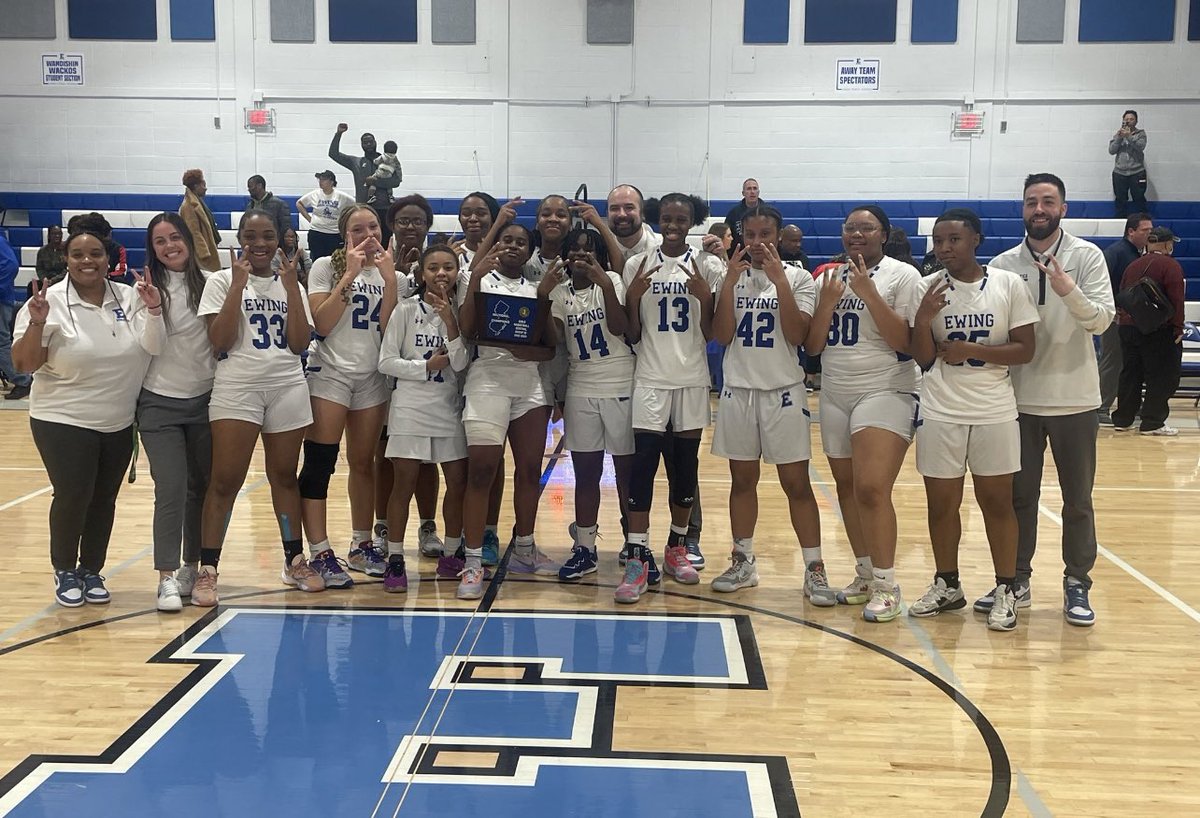EwingHighGBB's tweet image. 🏀 @EwingHighGBB are back-to-back NJSIAA Central Group 3 Champions! @StokesRhian led all scorers with 15 pts &amp;amp; 7 stls while @joialexzia added 12 pts &amp;amp; 10 rbds. @TeyalaDelfosse &amp;amp; @_Kd_0626 each added 10 pts! @biggs_shawnae &amp;amp; @MillerMalayah we’re lock down on defense!