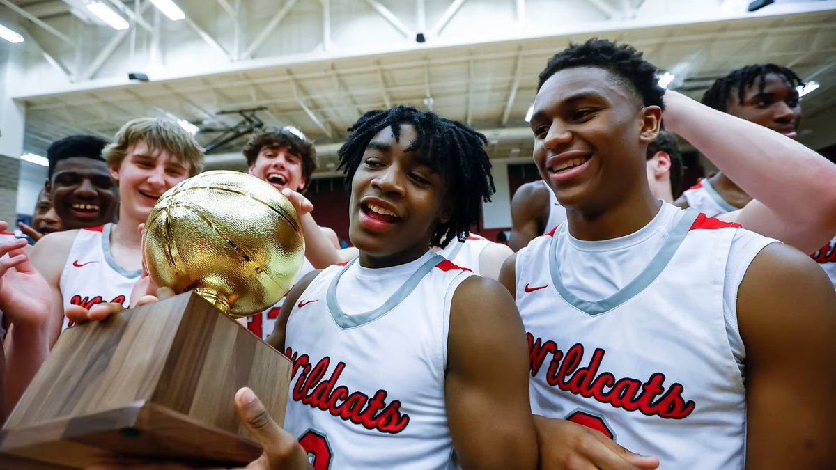 SportsDayHS (@sportsdayhs) on Twitter photo Tuesday's 6A Region I quarterfinal between Lake Highlands and Arlington Martin lived up to the hype. 😤
Behind 26 pts from Tre Johnson, Lake Highlands pulled away late to keep its season alive. 🏀
<a href="/Lassimak/">Lia Assimakopoulos</a> has more on the matchup: bit.ly/3IHqJN0 Tuesday's 6A Region I quarterfinal between Lake Highlands and Arlington Martin lived up to the hype. 😤
Behind 26 pts from Tre Johnson, Lake Highlands pulled away late to keep its season alive. 🏀
<a href="/Lassimak/">Lia Assimakopoulos</a> has more on the matchup: bit.ly/3IHqJN0