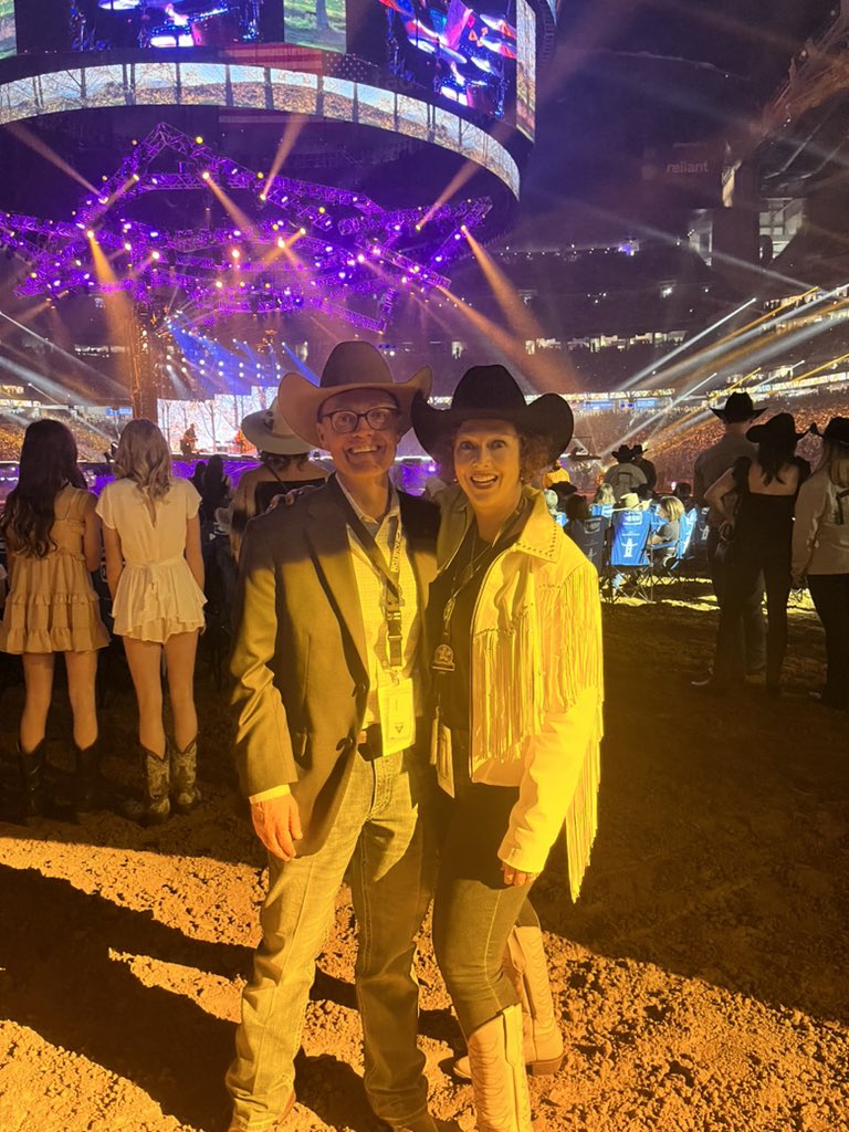 ctboleman's tweet photo. Annual 1st day of Show photo!  Let’s Rodeo! @RODEOHOUSTON @rboleman https://t.co/WBm9V6dkQN