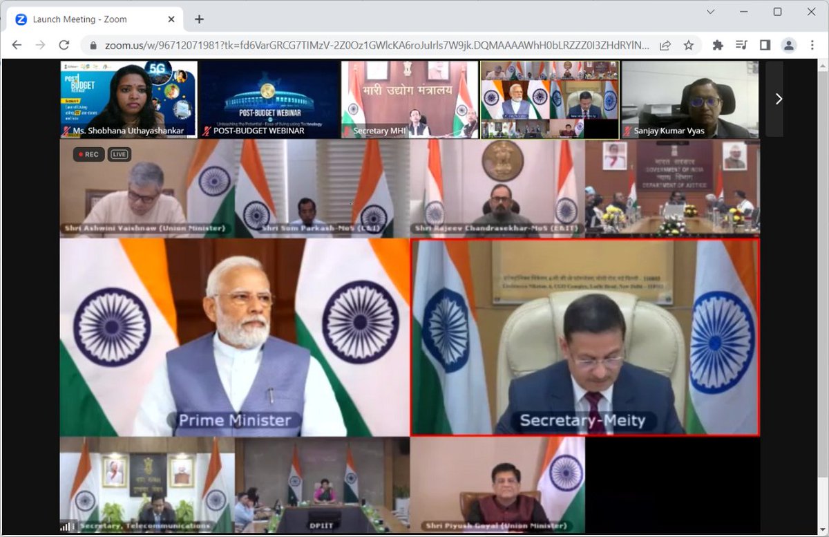 shobana_u's tweet photo. Post Budget Inauguration by Hon. PM Narendra Modi Ji, @PMOIndia  We Innogle presented our #5g awarded product and solution in this Unleashing the Potential — Ease of living using Technology event. Thanks to  @PMOIndia, @DoT_India  @GoI_MeitY @_DigitalIndia @TCOEINDIA https://t.co/IsCouTPfAG