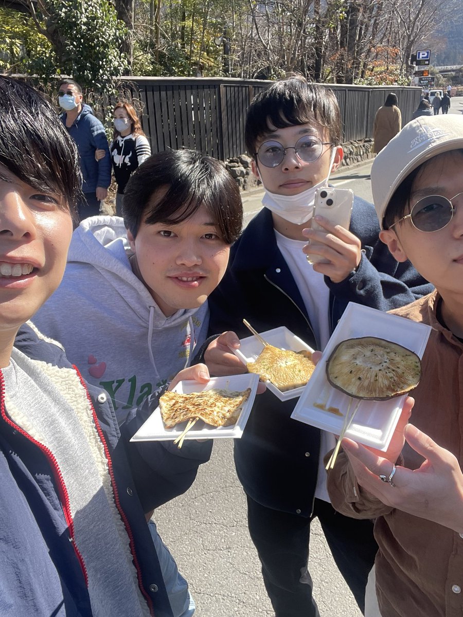fumaaaaan's tweet photo. 卒業して1年経ってもこうやって遊んでくれる同期に感謝 https://t.co/EgXT0GNxs0