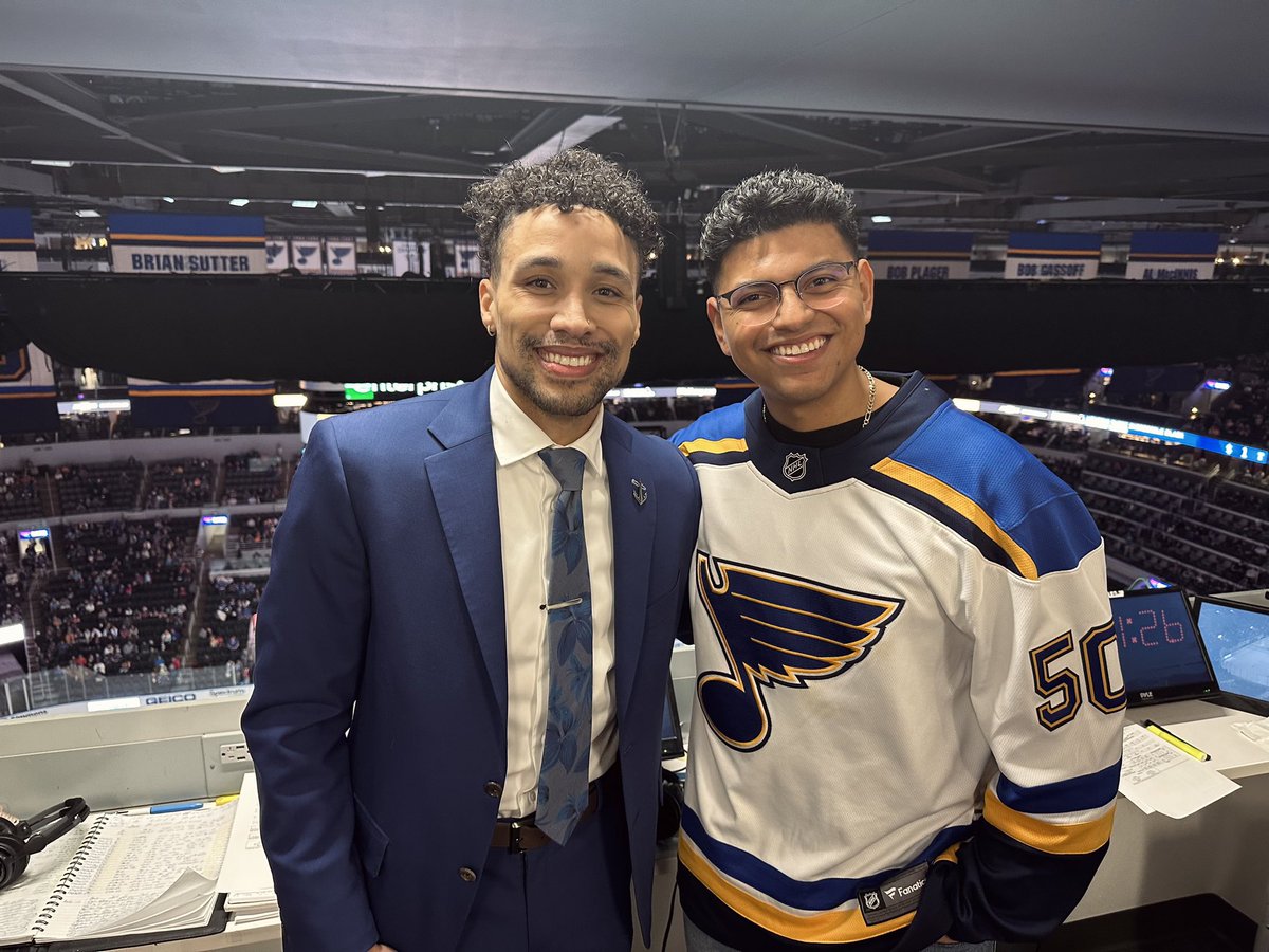 RizingBD's tweet image. From meeting each other threw the internet to finally meeting each other in person. I love you big dawg! Proud of you!  @JTBrown23