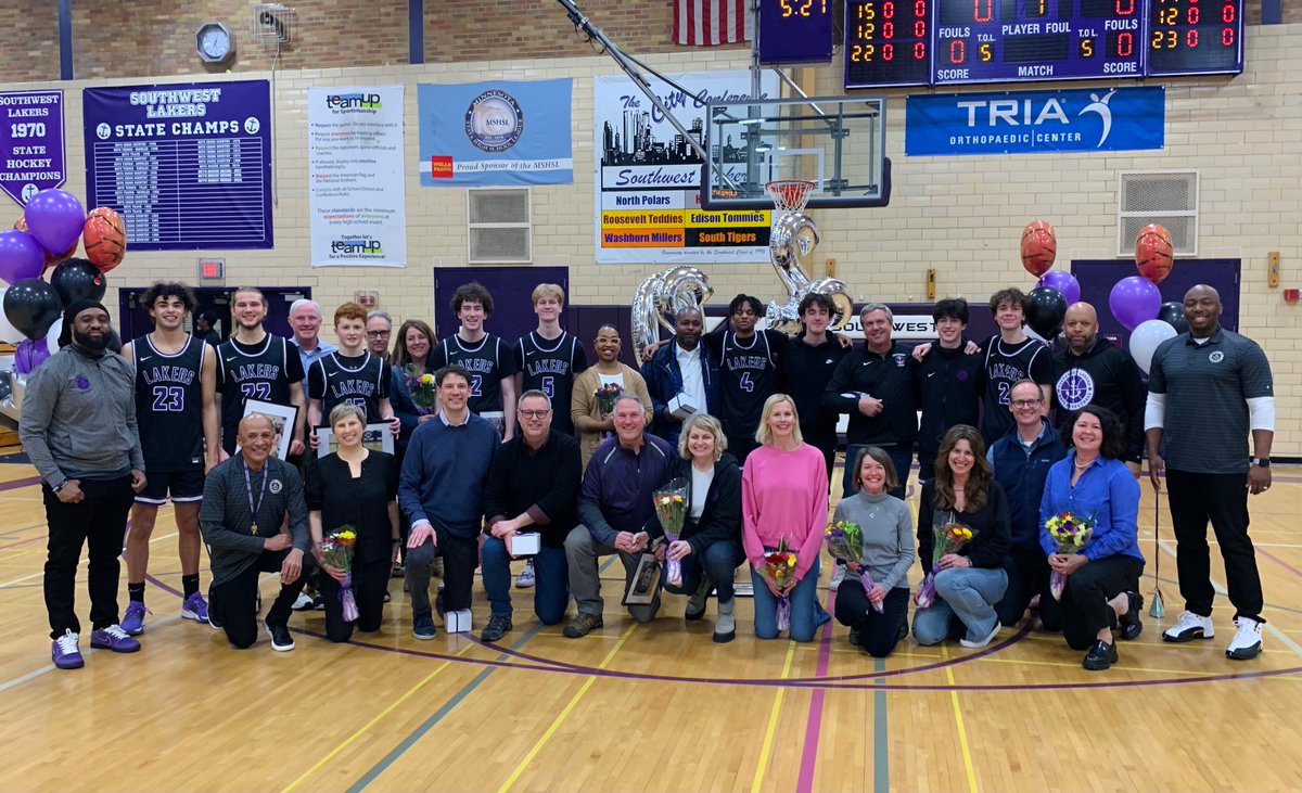 Special night for this special group of seniors. Thanks to the players and families of the class of 2023 for a great 4 year run. Still more work to do with this group, but let’s celebrate them now.  

#wewill #together #Lakers