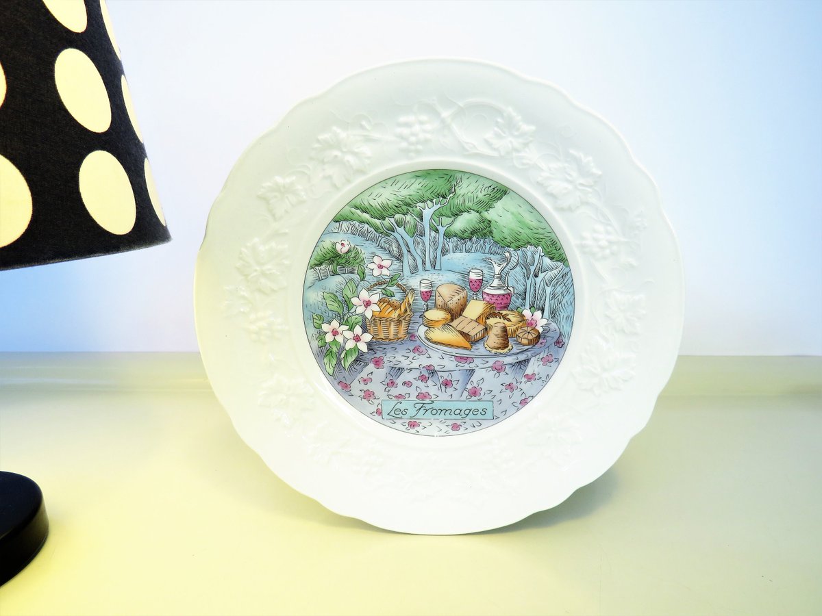 MaLanterne's tweet photo. Vintage French GIEN Cheese Plates, Set of 6 Illustrated Hand Painted Flat Plates, Collectibles Dining Set, Countryside Home Decor France 60s https://t.co/Skwb0UtHQk #Backtoschool #BLACKFRIDAY #Vintage #Fashion #CHRISTMAS #FREESHIPPING #Typewriter #DiningPlates https://t.co/IaFimxJoSd