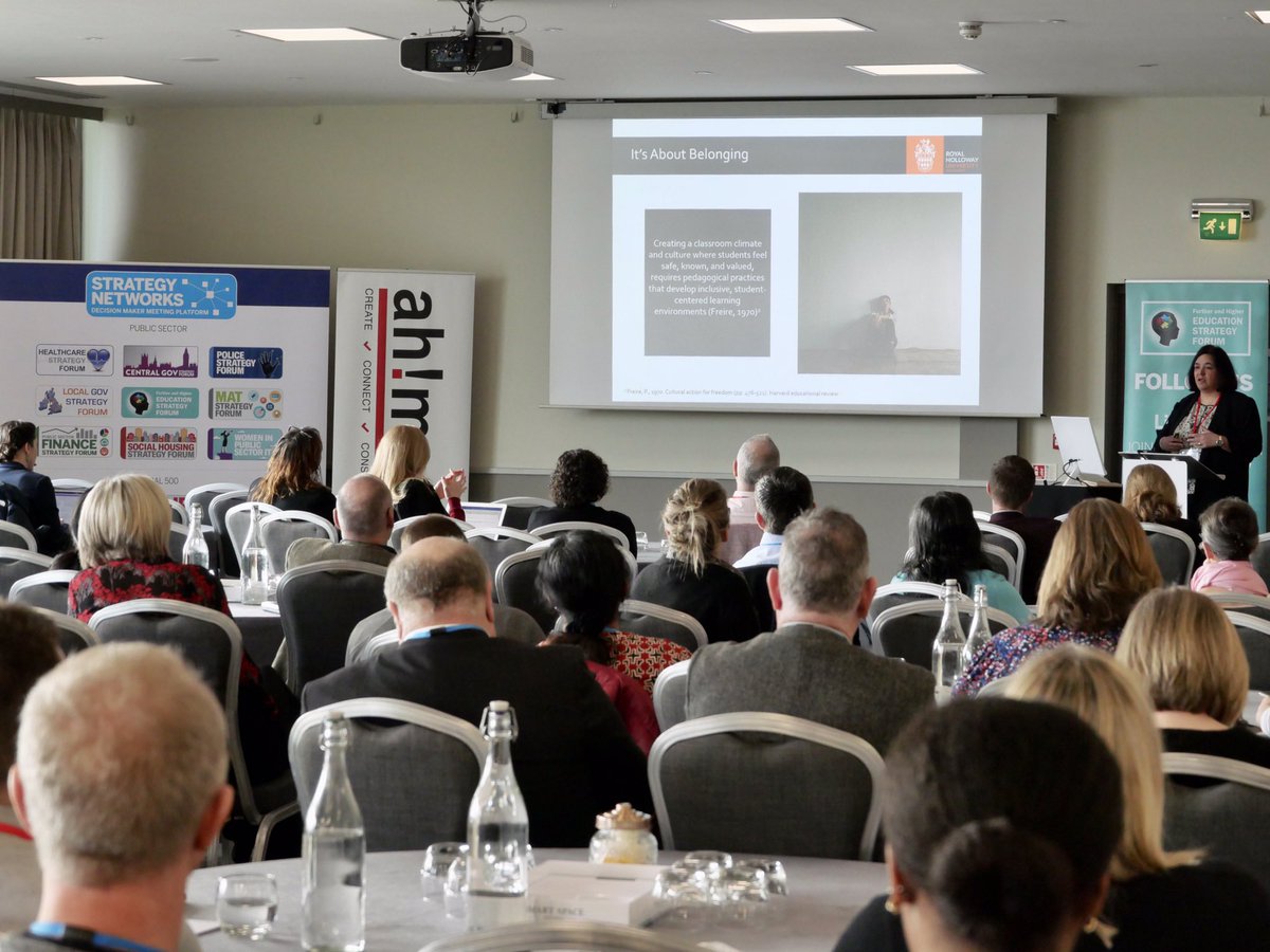 Lucy Gill-Simmen, Vice-Dean for Education and Student Experience for <a href="/RoyalHolloway/">Royal Holloway</a>, University of London leads a thought-provoking session on how to create inclusive learning environments for students at university. #EducationSF #inclusion #university