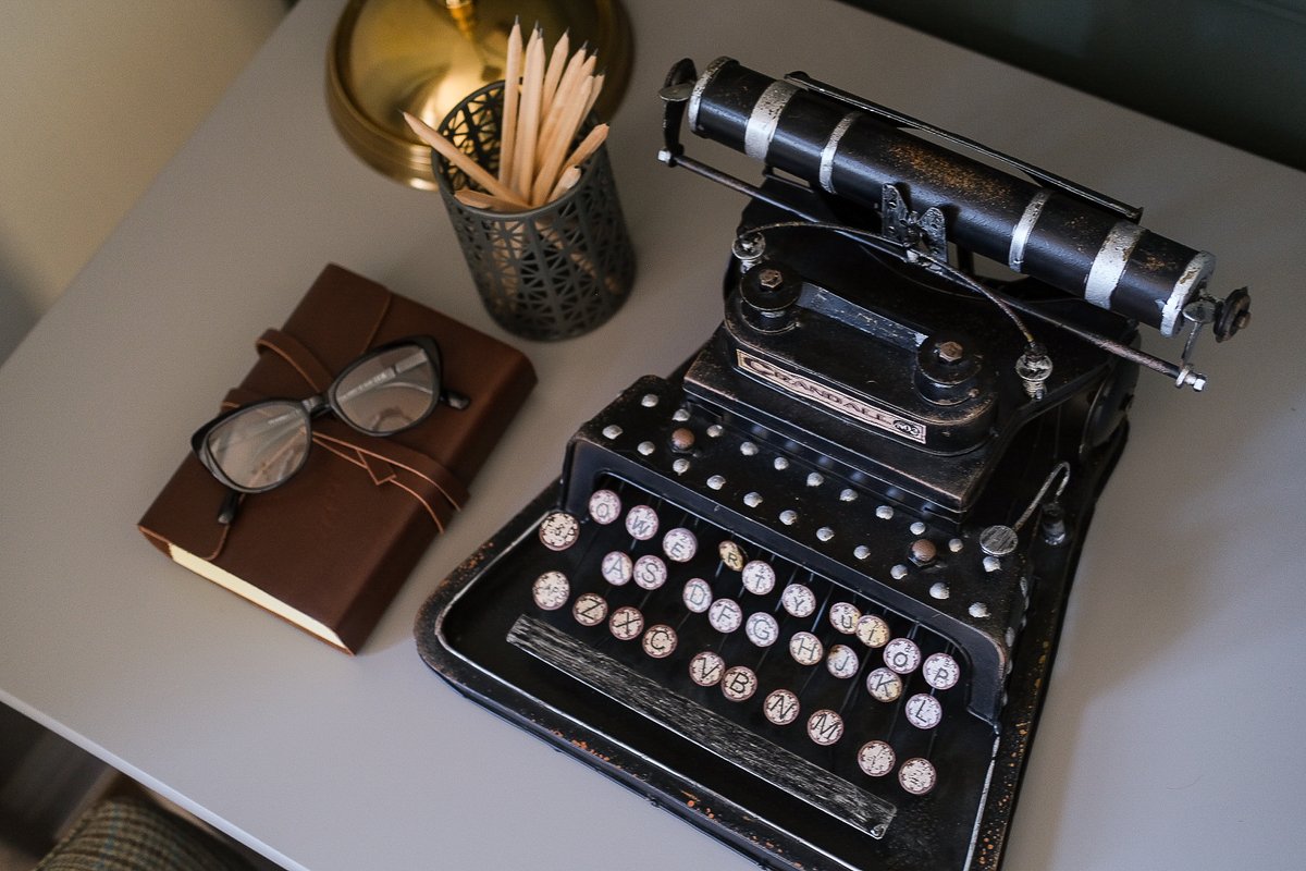 edwardthomasint's tweet image. On Wednesday @newdashhomes examines how to upgrade older properties to modern standards. In interiors, this is a trend we’ve seen for a while with upcycling &amp;amp; cottagecore, but new for 2023 is the ‘hipstoric home’; blending modern &amp;amp; vintage for true self-expression. #NewHomesWeek