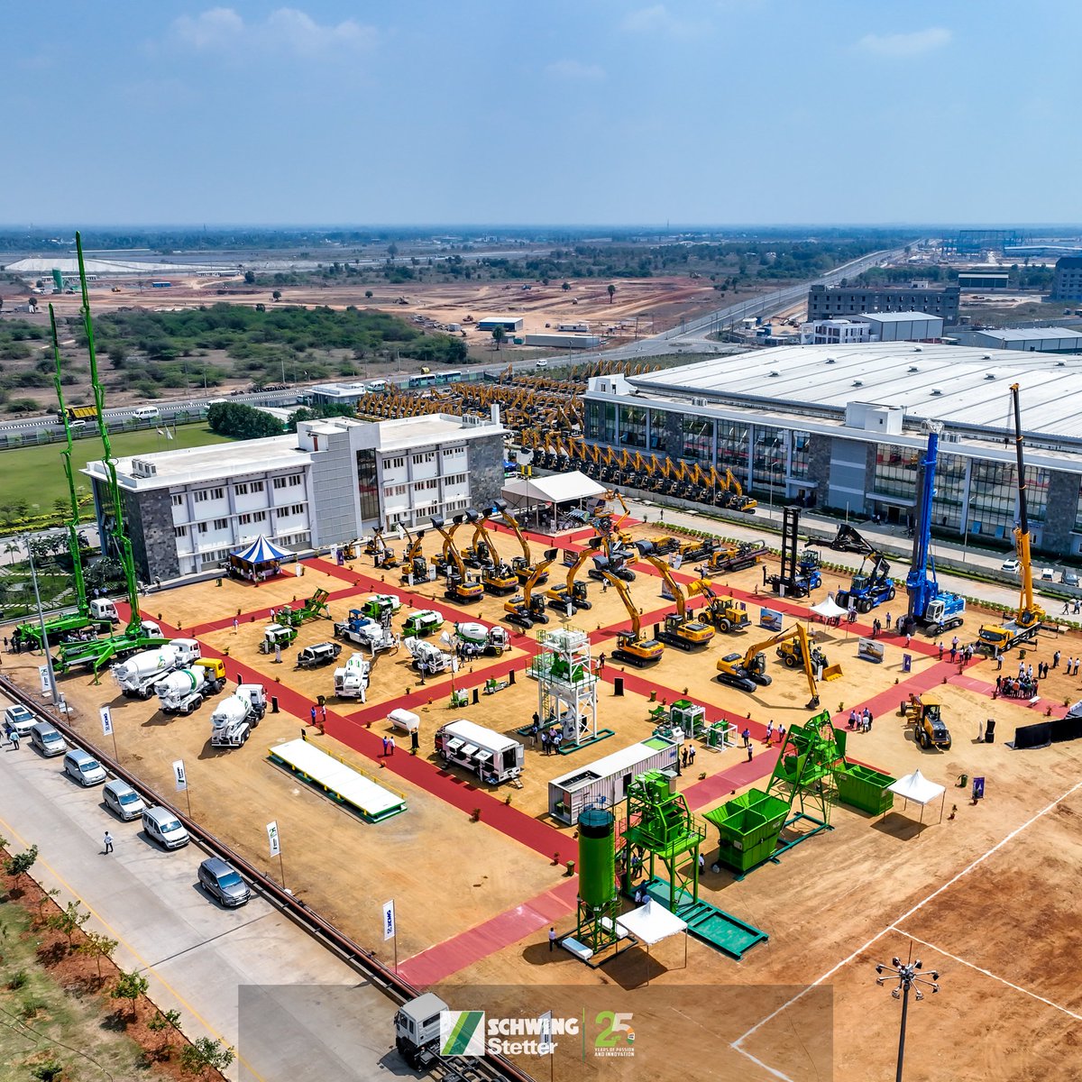 SchwingIndia's tweet image. Take a look at this stunning aerial shot of SCHWING&apos;s #Technovation2023 , capturing the buzz and excitement of the event on Day 1 with exhibitors and attendees from throughout the country. The energy was truly electric! 
.
#SCHWINGStetterIndia