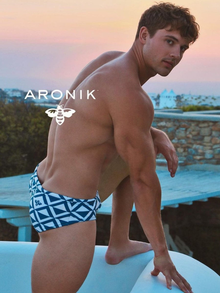 Nick Topel 🇺🇸
Post 052
MODEL 🩲 FITNESS 🥇

American fitness model, professional athlete. Has a perfect body and an amazing bulge.😍

In this entry posing with for the brand <a href="/Aronikswim/">Aronik Swimwear</a> 

#sexymen #speedo #speedoboy #speedobulge #bulge #hotbulges #swimwear #swimwearmodel #aronik