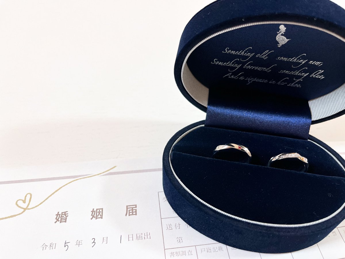 napooo56's tweet photo. 【ご報告】
優さんきっかけでお付き合いしていた相方と入籍しました💍
自分は病気もあって大変なことが多いけどそれでも一緒にいてくれる相方に感謝。
ありがとう今日までのこと
明日からも引き続きよろしくね
どんなことが待っていても
あなたとだから歩めるこの道を喜んで
#高橋優
@takahashiyu https://t.co/DleQT4qyc0