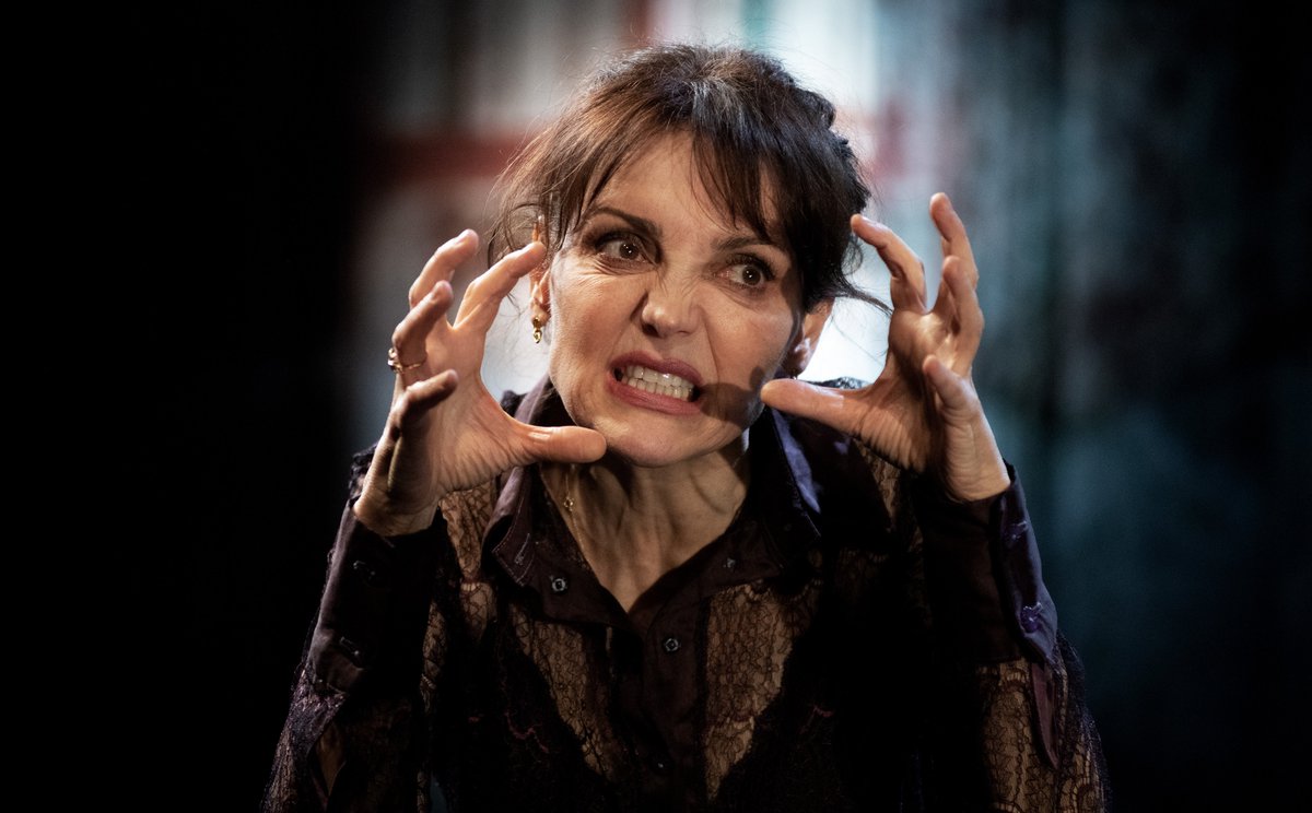 No te quedes sin ver, en el <a href="/TeatroEspanol/">Teatro Español</a>, 'Espectros' con nuestr@s compañer@s María Fernández Ache y Javier Albalá, junto a un gran elenco. 

<a href="/FernandezAche/">Maria Fernandez Ache</a>