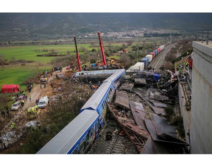 Είμαι συγκλονισμένος. Θλιβερή μέρα η σημερινή από την πολύνεκρη σύγκρουση τρένων στα Τέμπη. Τα θερμά μου συλλυπητήρια στις οικογένειες των θυμάτων. #τραγωδια #τεμπη #συγκρουση #τρενα