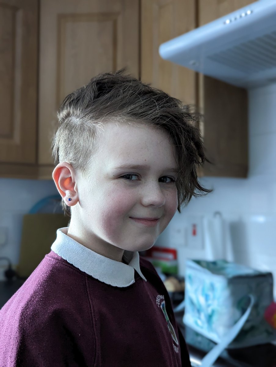 adelet72's tweet image. It's cup final day between @BelfastGiants and @FifeFlyers and someone is excited. After months of issues in school for being 'different' she needs this ♥️ 
#LFG #CCfinal2023 #tealarmy