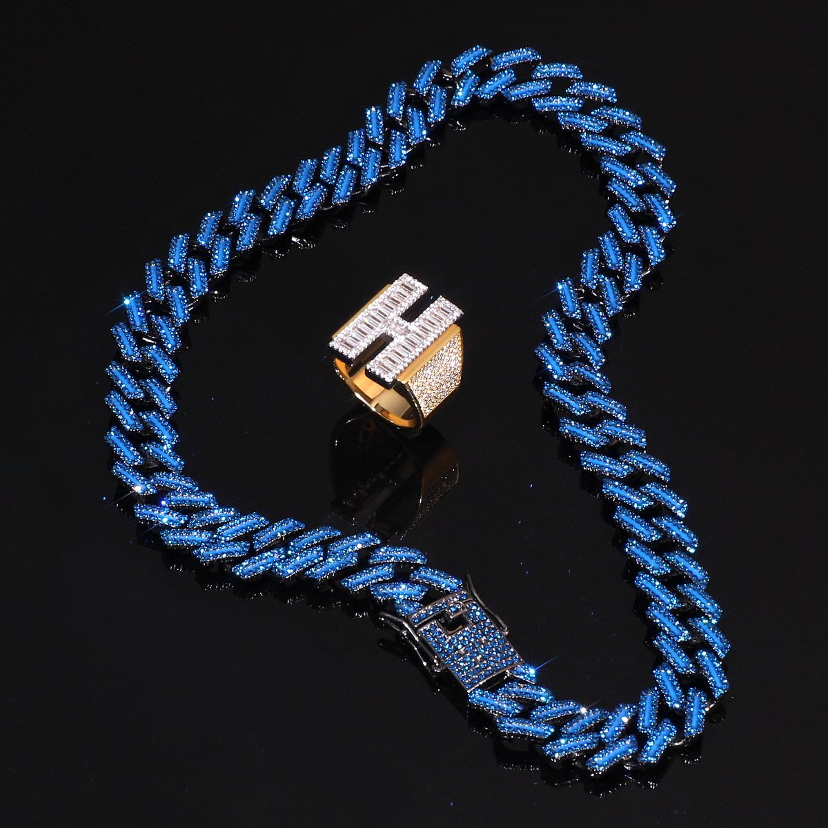 Helloice new in chains with best price!