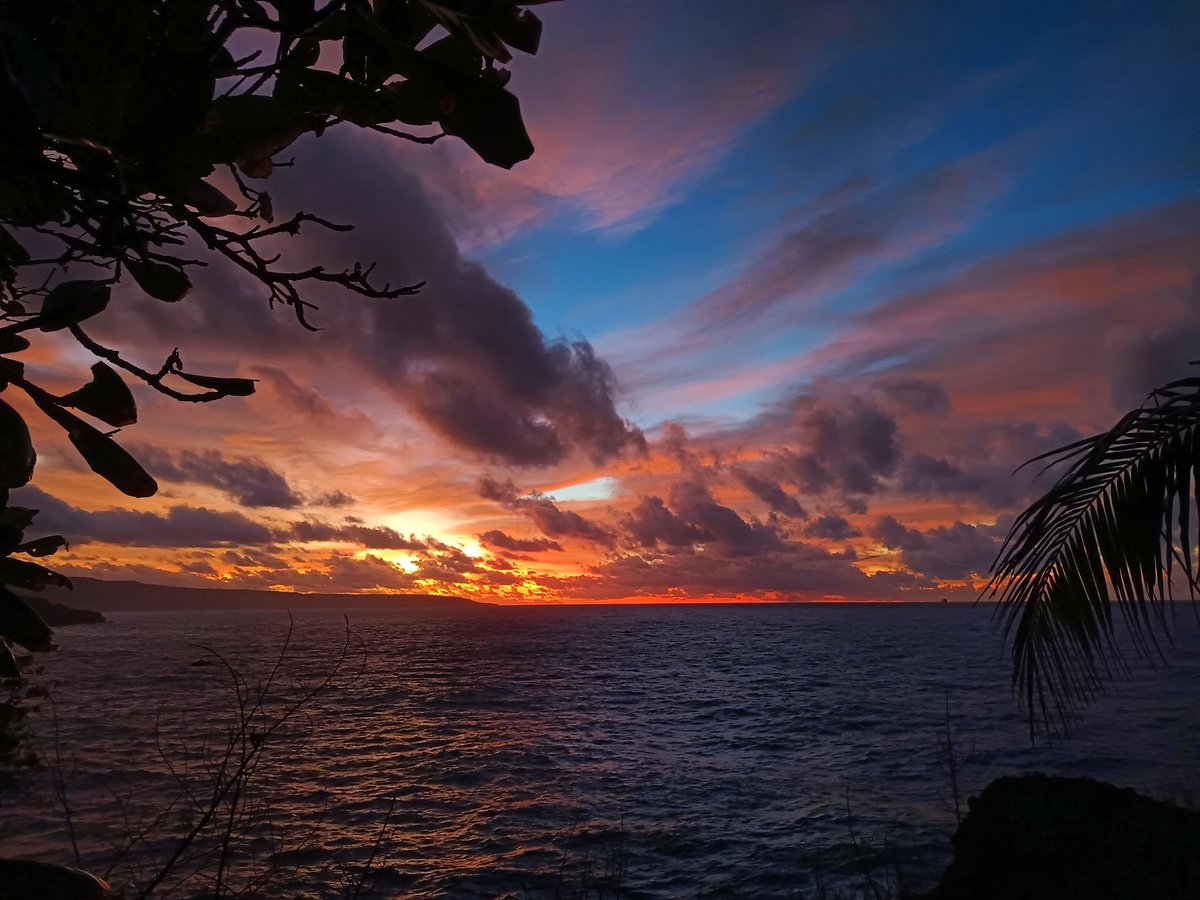 eclmnu's tweet photo. Not bad for sunset number 1 at Christmas Island 

#ChristmasIsland #IndianOceanTerritories https://t.co/nRdyf4QVOf