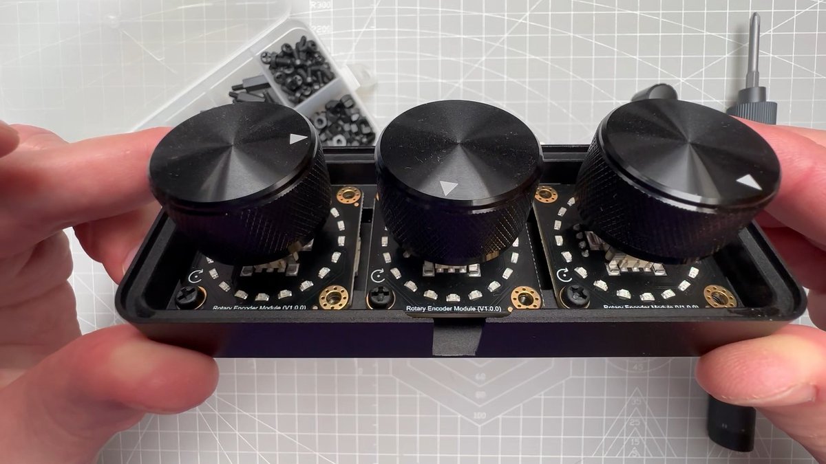PCBWayOfficial's tweet image. Three Knobs PC Controller by @upir (YT), enclosure by @PCBWayOfficial.
- More info: bit.ly/3ZoYtFM
#pcbway
#SharedProjects