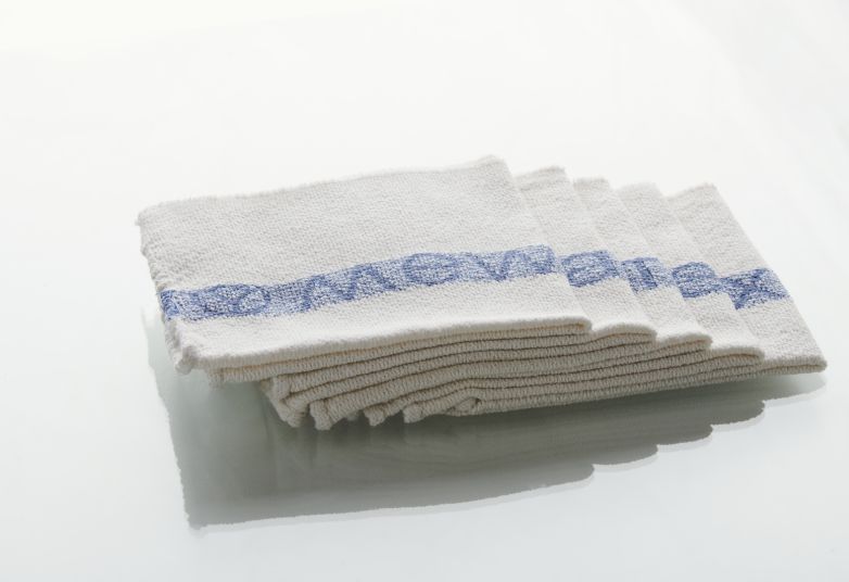 MEWA_BE's tweet image. De ene #poetsdoek is de andere niet … #Mewatex, de herbruikbare poetsdoek van #Mewa in een praktisch #textilsharing systeem. #mewatm #textilsharing #sharingfitseveryone