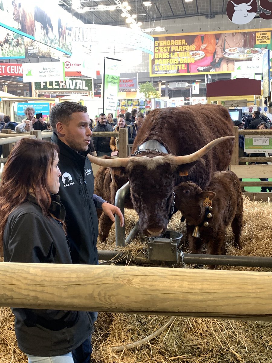 Journée du ⁦<a href="/Departement_AIN/">Département de l'Ain</a>⁩ hier au Salon de l’Agriculture.L’occasion pour le Pdt Jean Deguerry d’accueillir collègues et amis autour des produits d’excellence ⁦⁦<a href="/saveursdelain/">Saveurs de l'Ain</a>⁩ Un stand ouvert jusqu’à dimanche soir dans le hall 2 de la Porte de Versailles